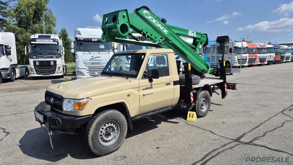 TOYOTA LAND CRUISER 79 montážní plošina - Truck mounted aerial platform: picture 2 TOYOTA LAND CRUISER 79 montážní plošina - Truck mounted aerial platform: picture 2