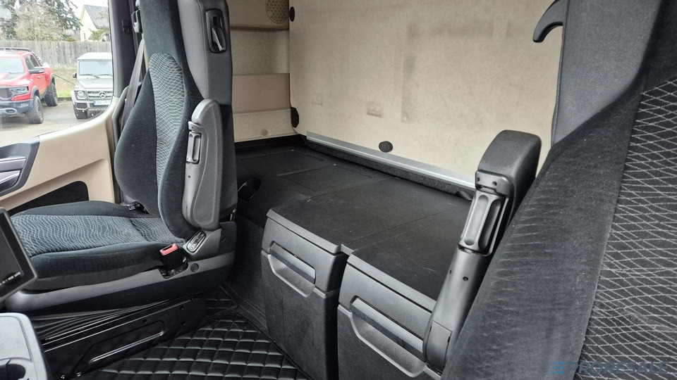 MERCEDES-BENZ ACTROS 1845 LS GIGA EURO 6 - Tractor unit: picture 5 MERCEDES-BENZ ACTROS 1845 LS GIGA EURO 6 - Tractor unit: picture 5