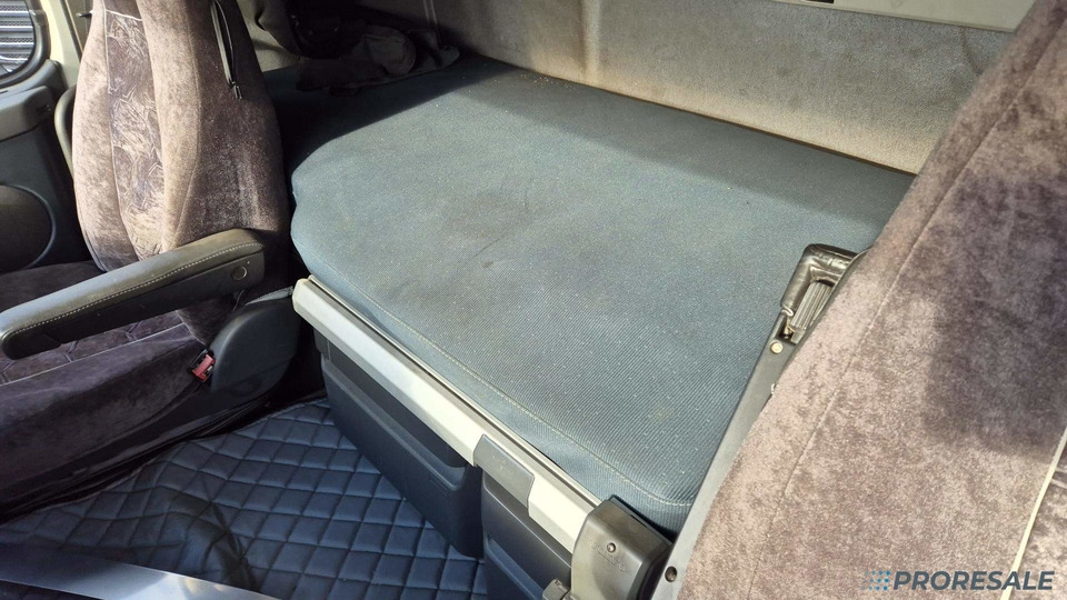 VOLVO FH 13.420 42T LOW DECK EURO 5/EEV - Tractor unit: picture 5 VOLVO FH 13.420 42T LOW DECK EURO 5/EEV - Tractor unit: picture 5