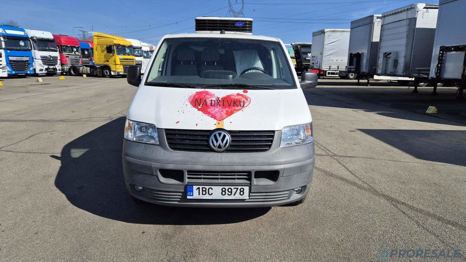 VOLKSWAGEN TRANSPORTER 2.5 TDi - nová mrazírenská vestavba + CARRIER XARIOS 230/12 V - vadný motor - Refrigerated van: picture 2 VOLKSWAGEN TRANSPORTER 2.5 TDi - nová mrazírenská vestavba + CARRIER XARIOS 230/12 V - vadný motor - Refrigerated van: picture 2