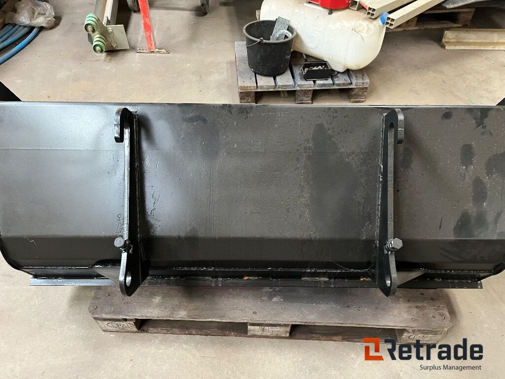 Forskelligt udstyr Skovl for minilæsser Fabriksny skovl - Loader bucket: picture 5 Forskelligt udstyr Skovl for minilæsser Fabriksny skovl - Loader bucket: picture 5