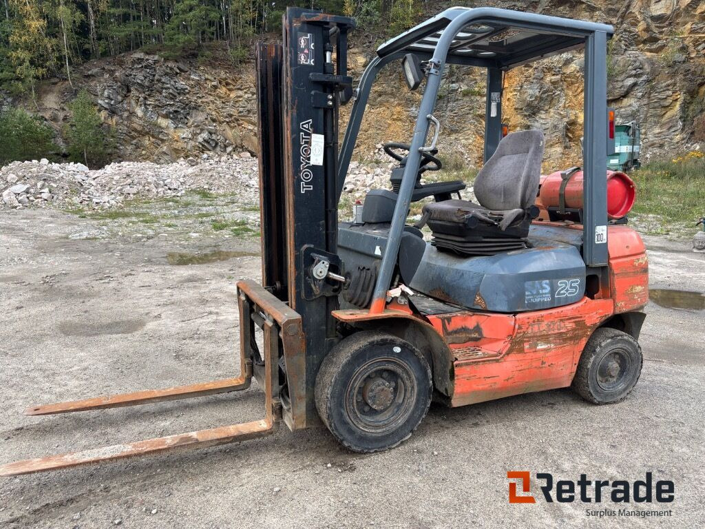 Forklift Toyota FGF 25 - Industrial equipment: picture 1 Forklift Toyota FGF 25 - Industrial equipment: picture 1