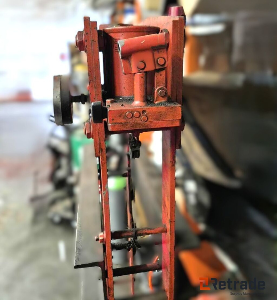 Rodac ROPPA 30 – Kraftig 30-tonns verkstedpresse - Industrial equipment: picture 1 Rodac ROPPA 30 – Kraftig 30-tonns verkstedpresse - Industrial equipment: picture 1