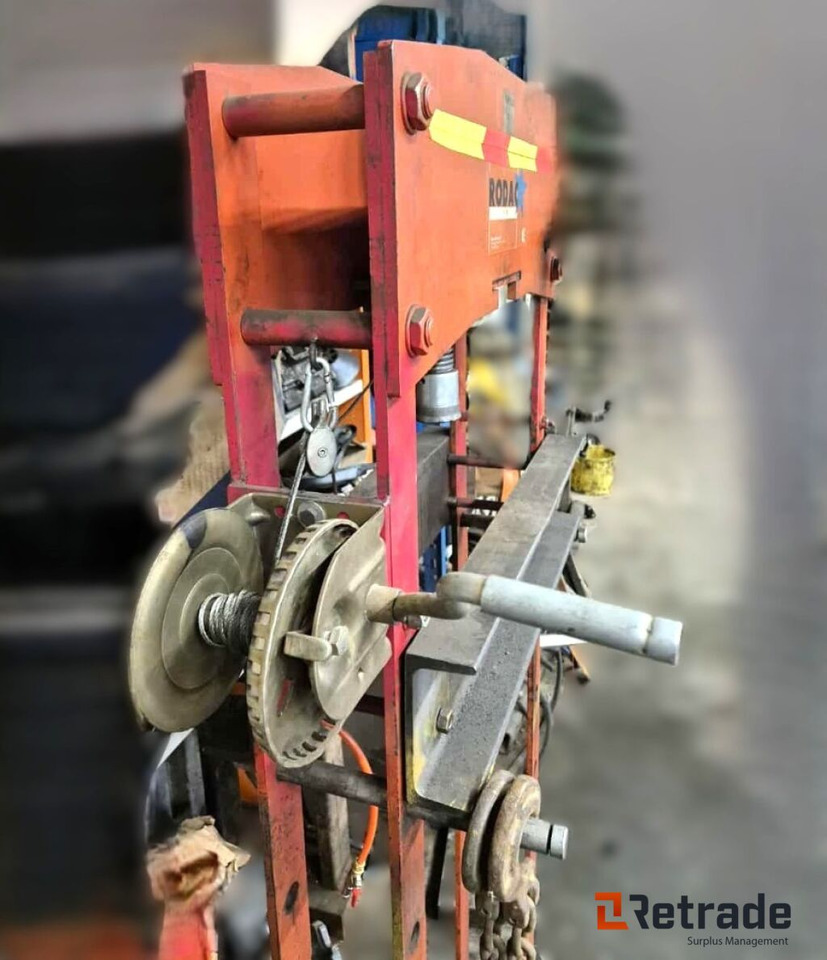 Rodac ROPPA 30 – Kraftig 30-tonns verkstedpresse - Industrial equipment: picture 3 Rodac ROPPA 30 – Kraftig 30-tonns verkstedpresse - Industrial equipment: picture 3