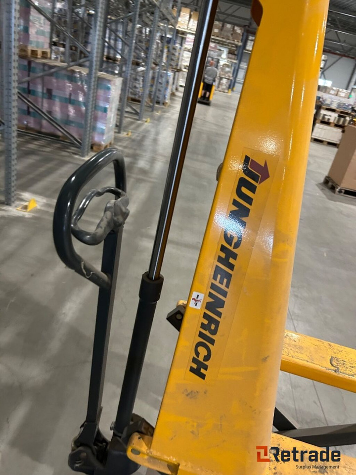 Jekke tralle fra Jungheinrich AX 10 - Pallet truck: picture 3 Jekke tralle fra Jungheinrich AX 10 - Pallet truck: picture 3