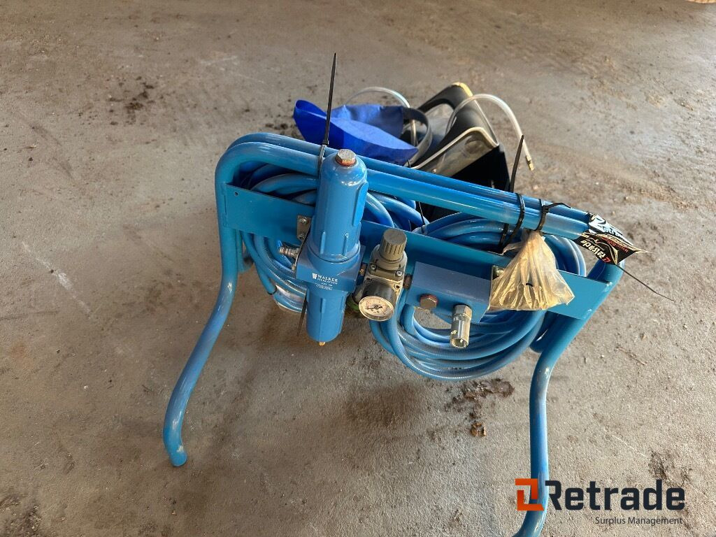 Maske med luftslanger og vand udskiller - Construction equipment: picture 2 Maske med luftslanger og vand udskiller - Construction equipment: picture 2