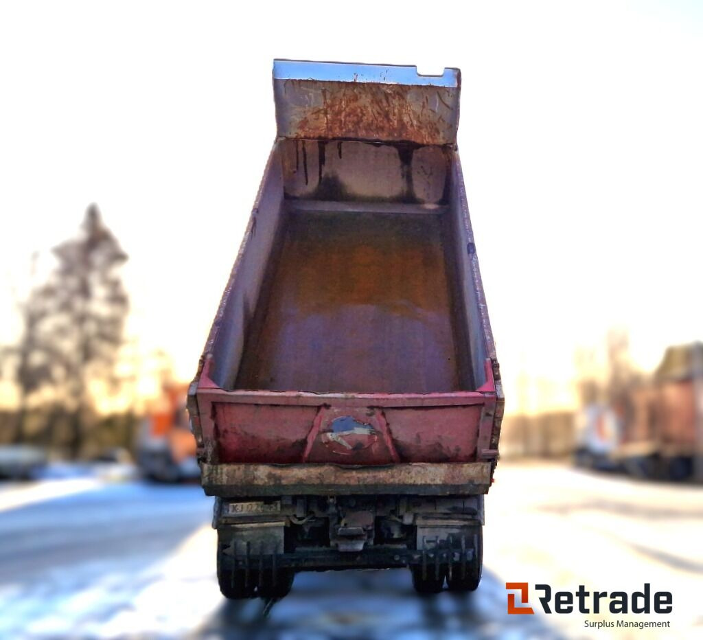 Robust og klar tippbil – Volvo FH16 650 8x4 med tipp og hengeropplegg - Tipper: picture 5 Robust og klar tippbil – Volvo FH16 650 8x4 med tipp og hengeropplegg - Tipper: picture 5