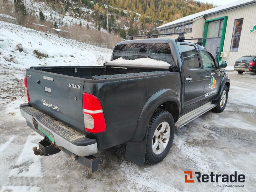 TOYOTA Hilux 4WD - Car: picture 4 TOYOTA Hilux 4WD - Car: picture 4