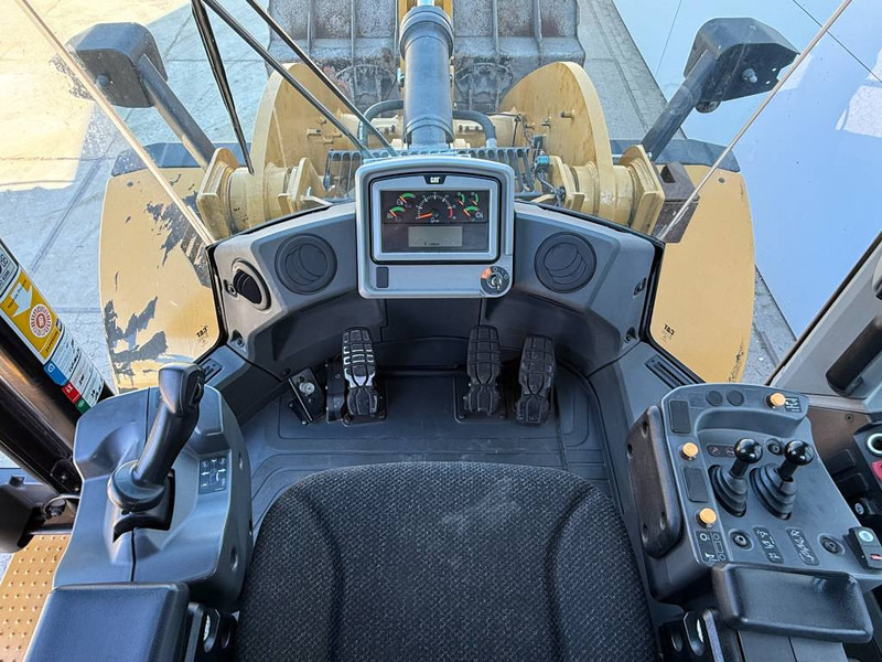Wheel loader Cat 950M - New Michelin Tyres / German Machine: picture 9
