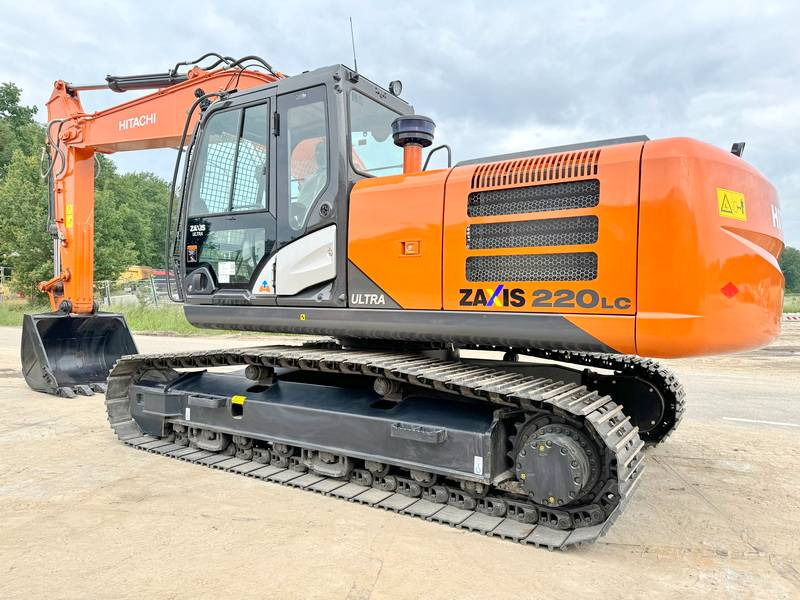 Hitachi ZX220LC-5G / 2025 ULTRA MODEL / ISUZU ENGINE - Crawler excavator: picture 3 Hitachi ZX220LC-5G / 2025 ULTRA MODEL / ISUZU ENGINE - Crawler excavator: picture 3