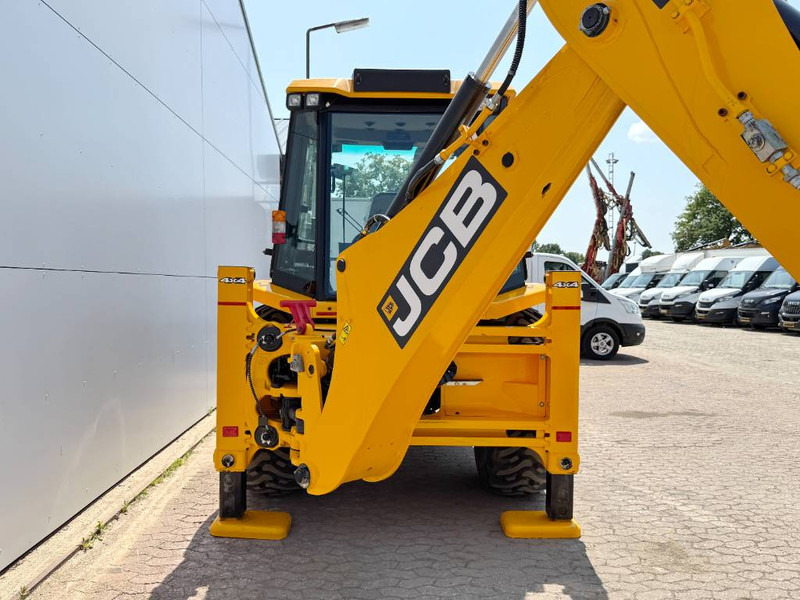JCB 3DX / 3CX Plus 4WD - New / Unused/ Hammer Lines AC - Backhoe loader: picture 3 JCB 3DX / 3CX Plus 4WD - New / Unused/ Hammer Lines AC - Backhoe loader: picture 3