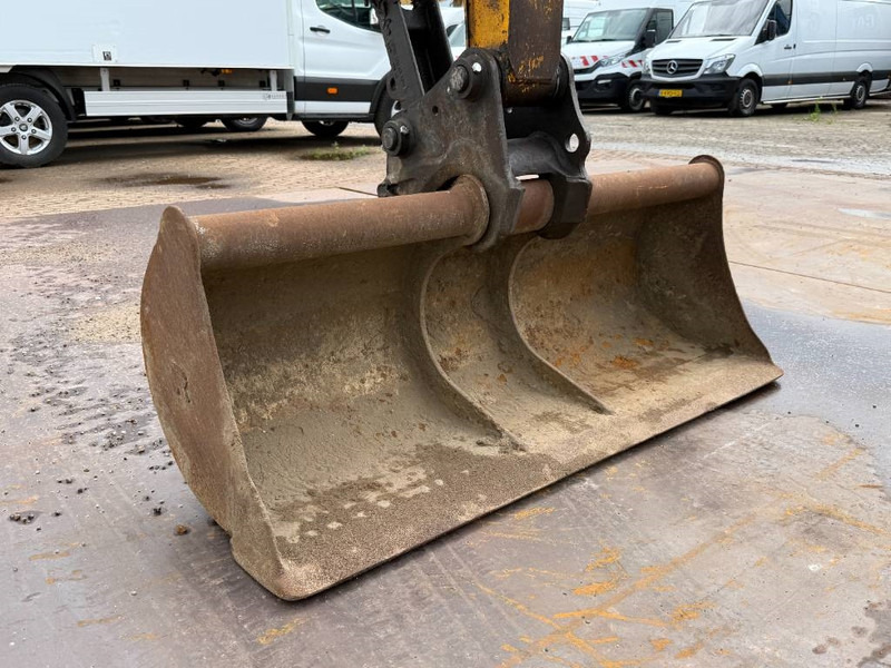 Mini excavator JCB 48Z-1 - Hammer Lines / Quick Coupler: picture 15