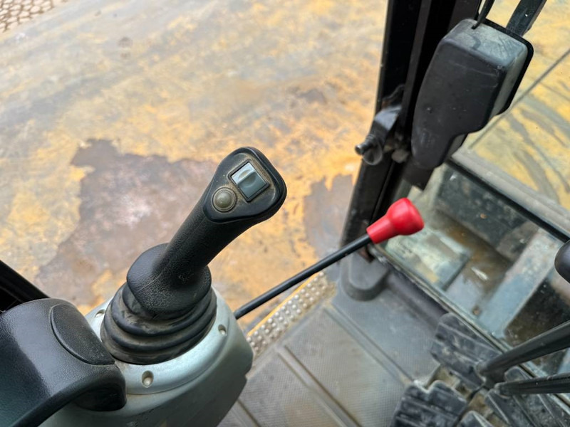 Mini excavator JCB 48Z-1 - Hammer Lines / Quick Coupler: picture 10 Mini excavator JCB 48Z-1 - Hammer Lines / Quick Coupler: picture 10