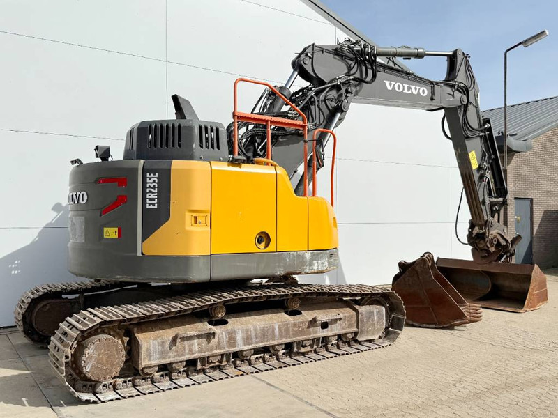 Volvo ECR235EL - Triple Boom / 2 Buckets Included - Crawler excavator: picture 5 Volvo ECR235EL - Triple Boom / 2 Buckets Included - Crawler excavator: picture 5
