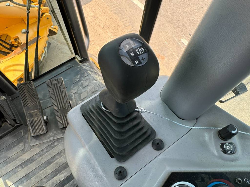 Grader Volvo G970 - 3 Tine Ripper / EPA Certified: picture 19