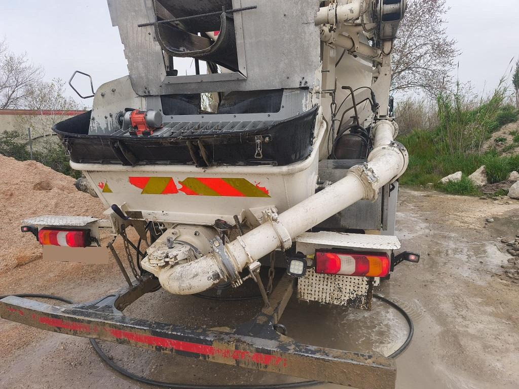 Mercedes Actros 3243 - Mixer pump truck: picture 5 Mercedes Actros 3243 - Mixer pump truck: picture 5