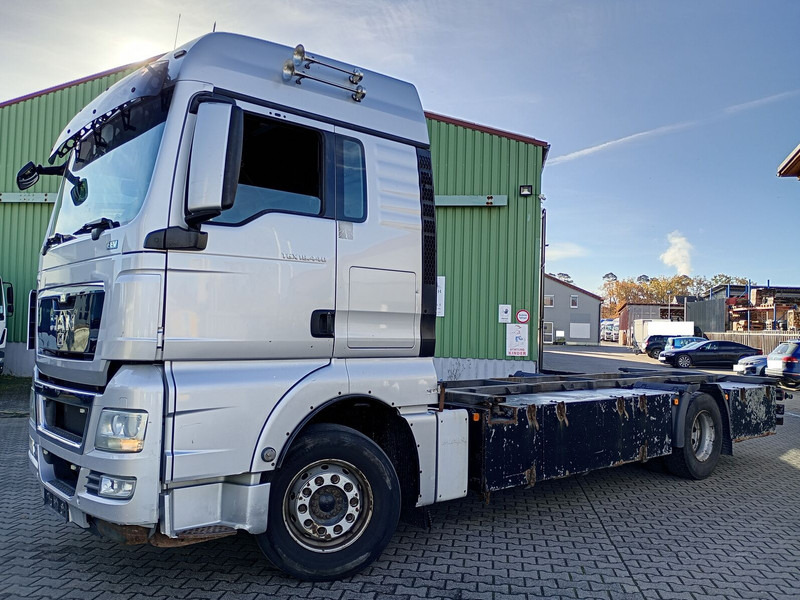 MAN TGX 18.440 BDF 4X2 Euro 5 (38) - Cab chassis truck: picture 2 MAN TGX 18.440 BDF 4X2 Euro 5 (38) - Cab chassis truck: picture 2