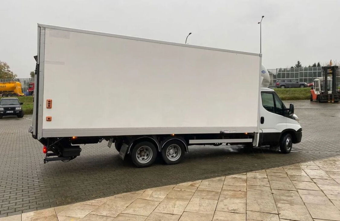 Iveco Daily 35C18 35C180 / Container / Veldhuizen Trailer / KAT. B+E - Box van: picture 4 Iveco Daily 35C18 35C180 / Container / Veldhuizen Trailer / KAT. B+E - Box van: picture 4