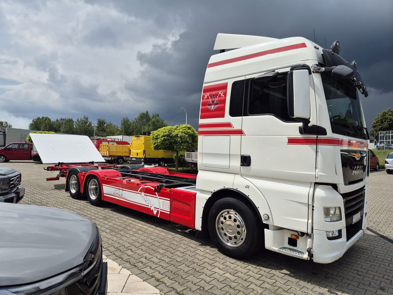 MAN TGX 28 28.420 , 6x2-2 LL / Trailer HFR KM 20 / 1 Owner / E6 /Techni - Container transporter/ Swap body truck: picture 5 MAN TGX 28 28.420 , 6x2-2 LL / Trailer HFR KM 20 / 1 Owner / E6 /Techni - Container transporter/ Swap body truck: picture 5