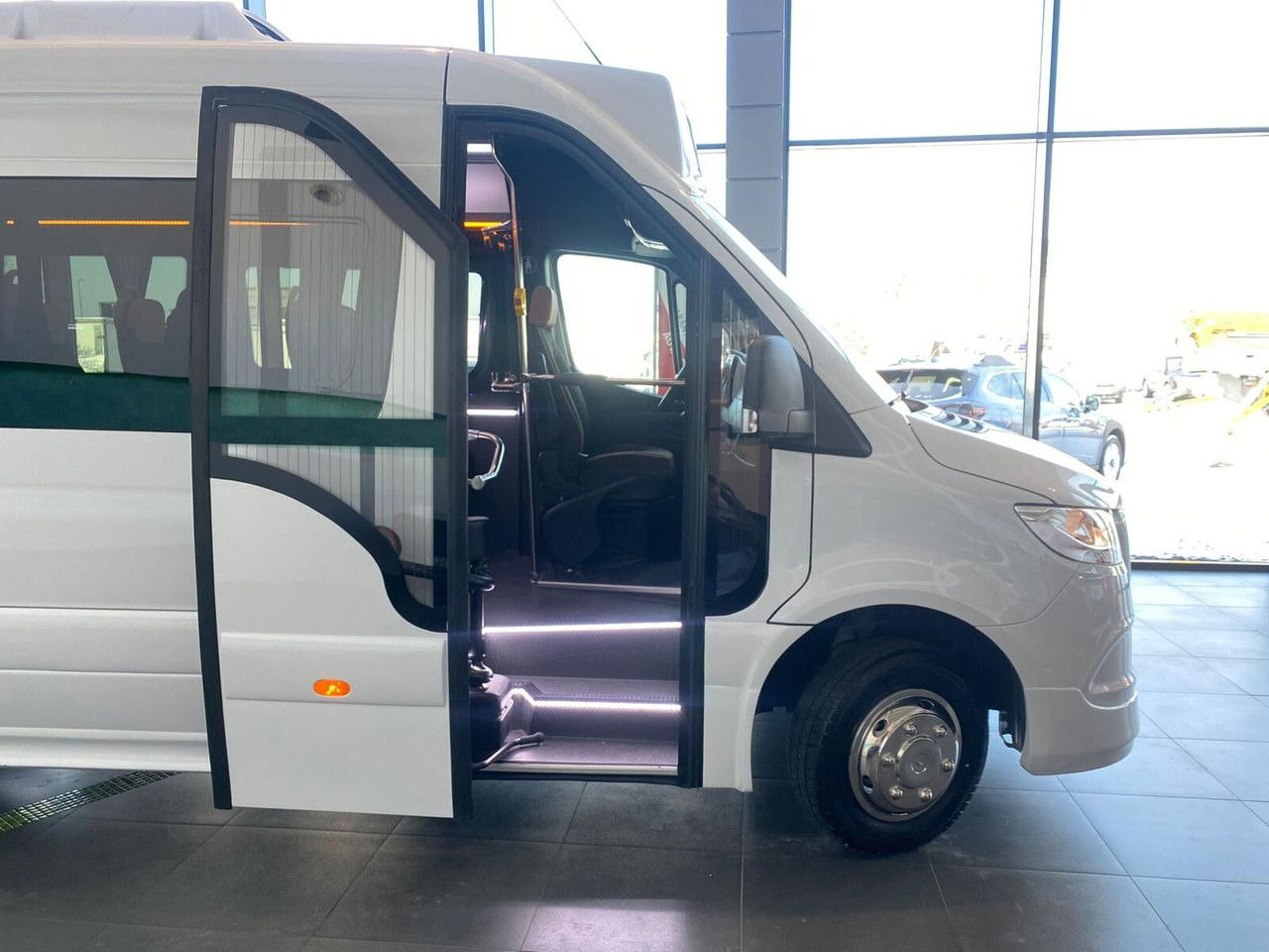 New Minibus, Passenger van Mercedes-Benz Sprinter 517: picture 19
