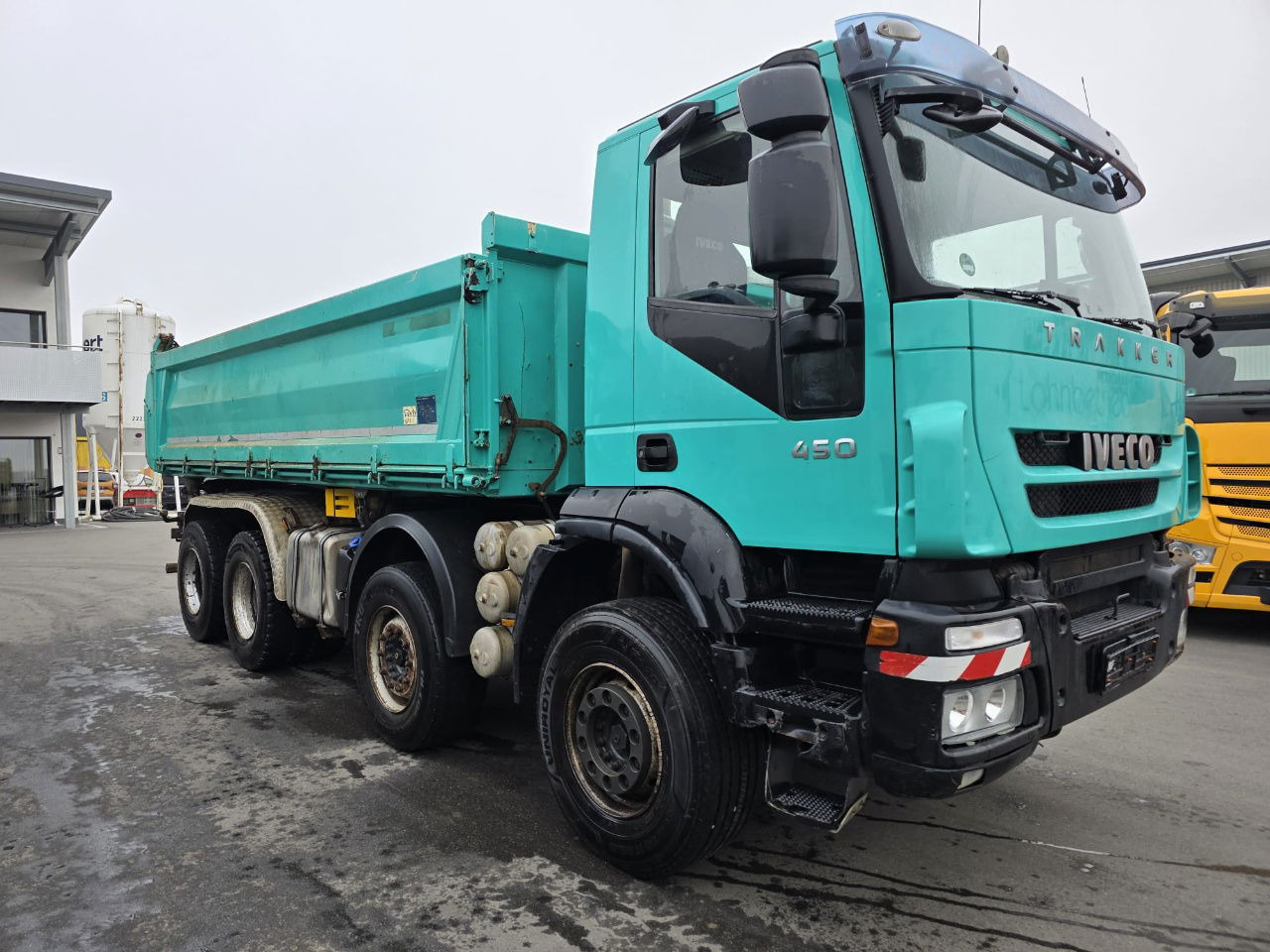 Iveco Trakker AD340T45 8x4 bordmatic tipper - retarder - Tipper: picture 4 Iveco Trakker AD340T45 8x4 bordmatic tipper - retarder - Tipper: picture 4