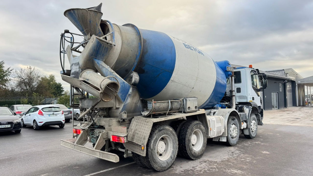 Iveco Trakker AD340TB45 8x4 mixer 10m3 - Concrete mixer truck: picture 5 Iveco Trakker AD340TB45 8x4 mixer 10m3 - Concrete mixer truck: picture 5