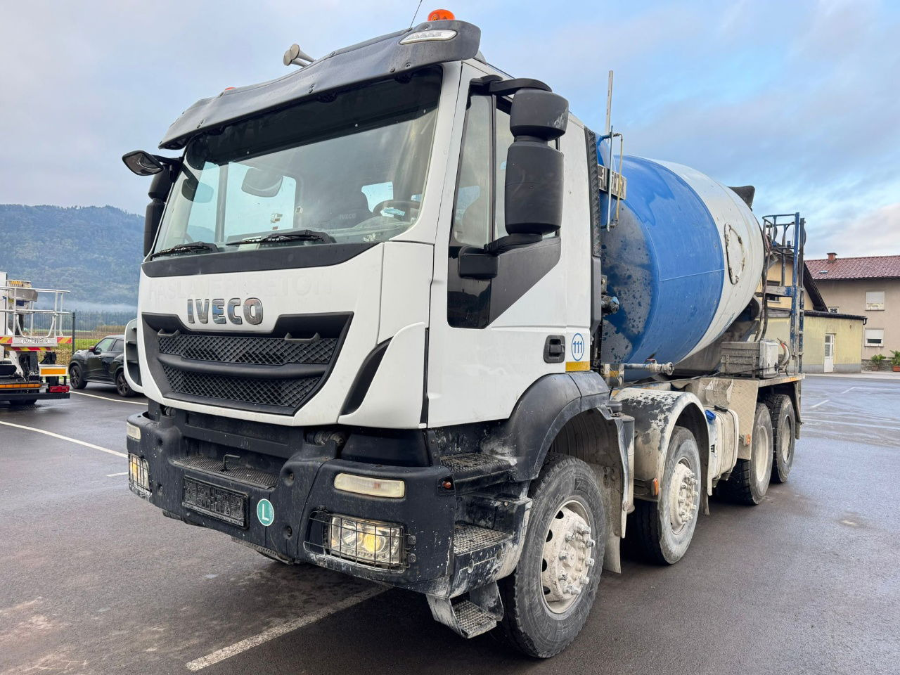 Iveco Trakker AD340TB45 8x4 mixer 10m3 - Concrete mixer truck: picture 1 Iveco Trakker AD340TB45 8x4 mixer 10m3 - Concrete mixer truck: picture 1