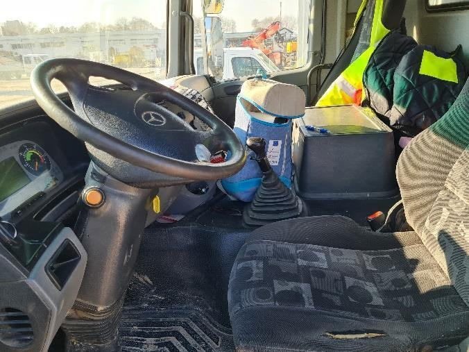 Mercedes-Benz Actros 4144 K 8x4 3 sided tipper - 1st owner - Tipper: picture 2 Mercedes-Benz Actros 4144 K 8x4 3 sided tipper - 1st owner - Tipper: picture 2