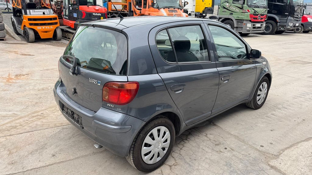 Toyota Yaris 1.3 - Petrol - 5 Doors - AC - Car: picture 3 Toyota Yaris 1.3 - Petrol - 5 Doors - AC - Car: picture 3