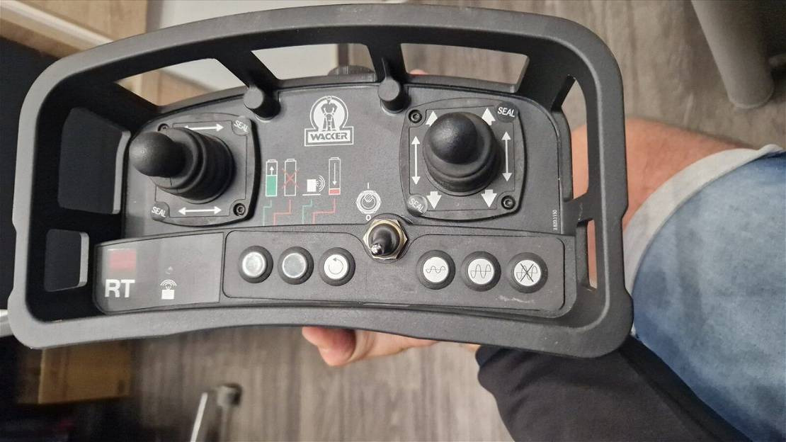 WACKER NEUSON - Dashboard for Truck: picture 1 WACKER NEUSON - Dashboard for Truck: picture 1
