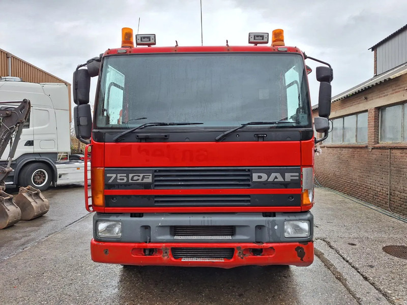 DAF CF 310 - Vacuum truck: picture 2 DAF CF 310 - Vacuum truck: picture 2