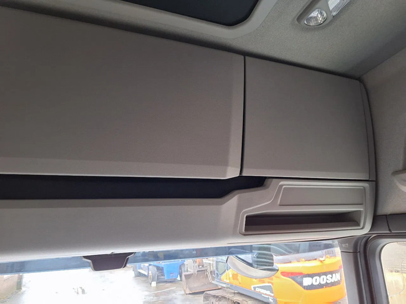 Tractor unit Scania R500 V8 R520: picture 11