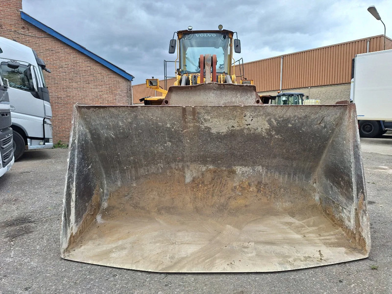 Volvo L220D - Wheel loader: picture 2 Volvo L220D - Wheel loader: picture 2