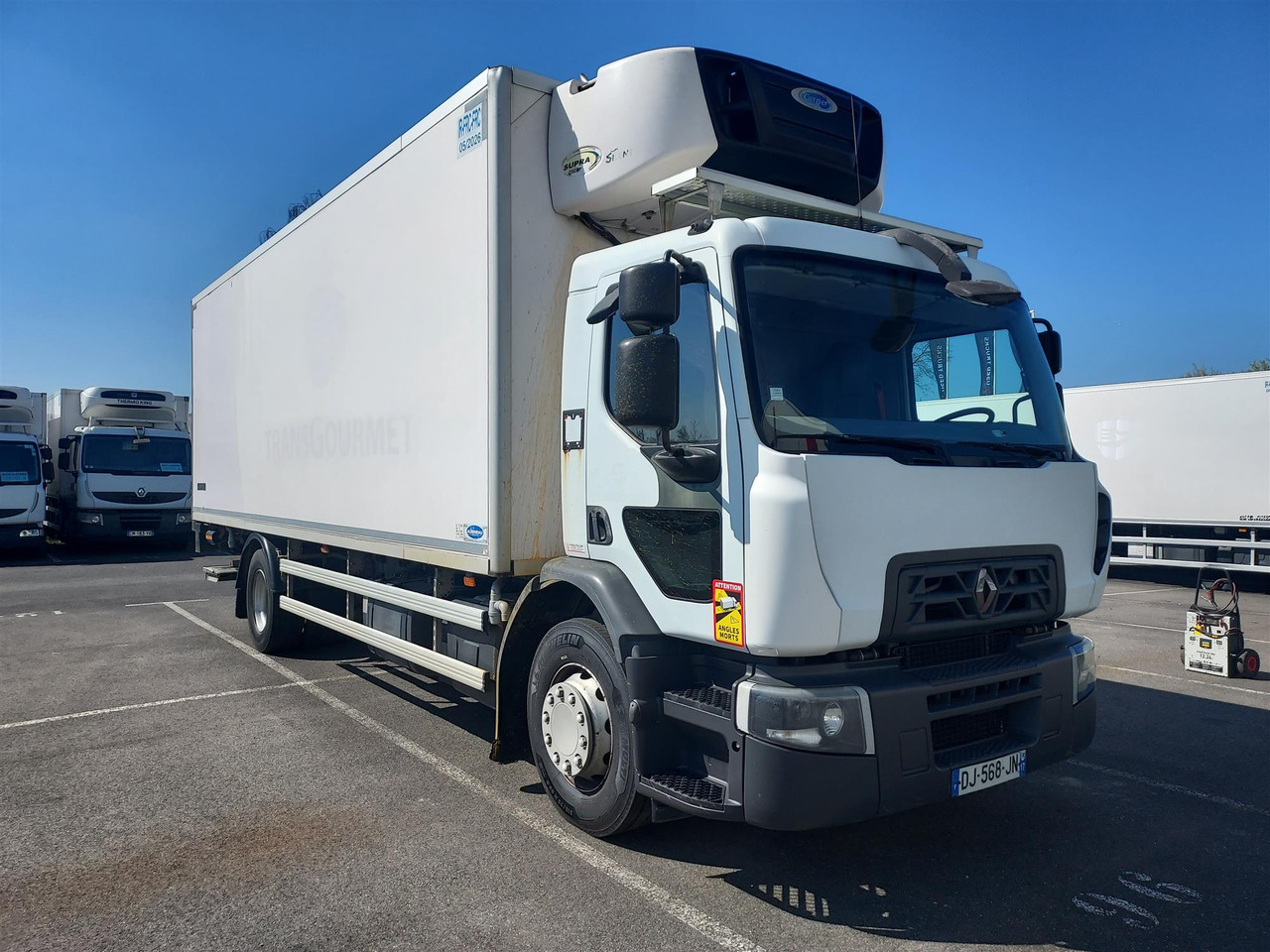 RENAULT D Wide - Refrigerator truck: picture 2 RENAULT D Wide - Refrigerator truck: picture 2