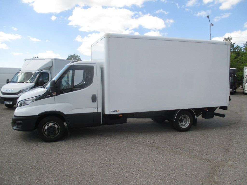 Iveco Daily 35C16 - Box van: picture 5 Iveco Daily 35C16 - Box van: picture 5
