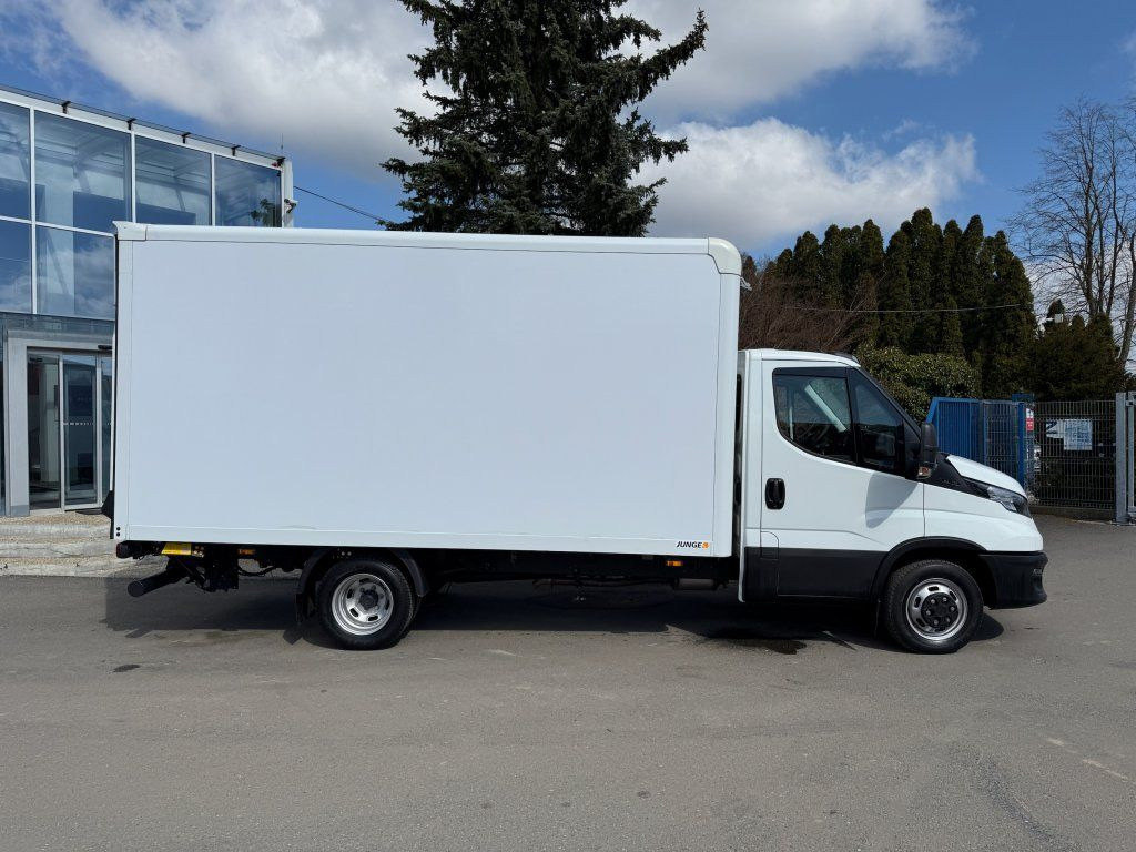 Iveco Daily 35C16 - Box van: picture 3 Iveco Daily 35C16 - Box van: picture 3