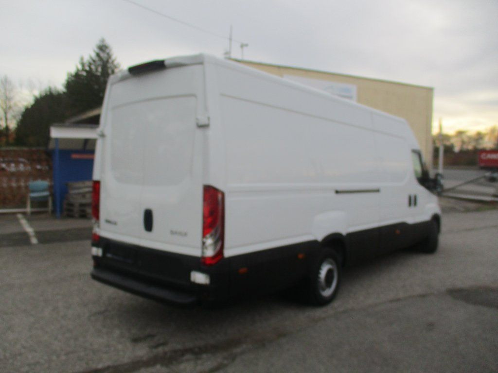 Iveco Daily 35S16 - Panel van: picture 3 Iveco Daily 35S16 - Panel van: picture 3