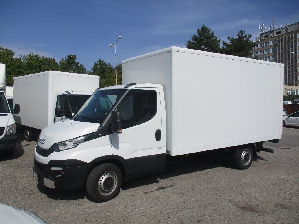 Iveco Daily 35S16 mit LBW - Box van: picture 1 Iveco Daily 35S16 mit LBW - Box van: picture 1