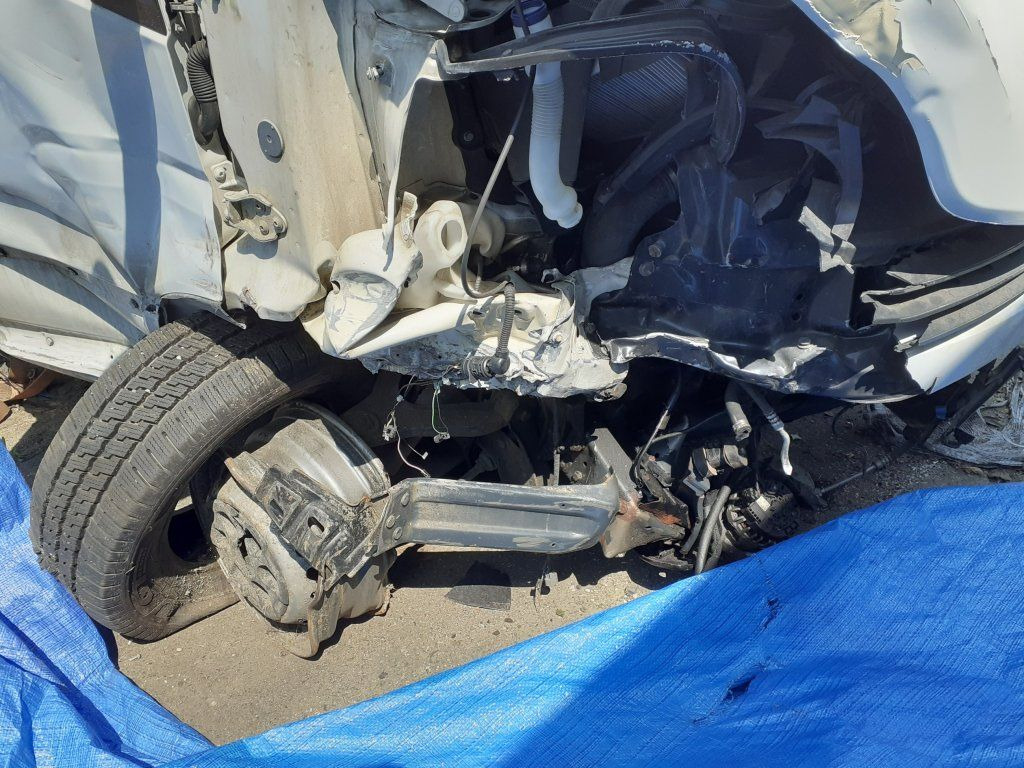 Iveco Daily 35S16 mit LBW DAMAGED - Box van: picture 4 Iveco Daily 35S16 mit LBW DAMAGED - Box van: picture 4