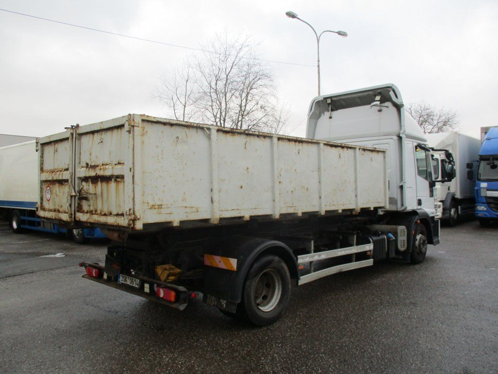 Iveco Eurocargo 140E22 - Hook lift truck: picture 2 Iveco Eurocargo 140E22 - Hook lift truck: picture 2