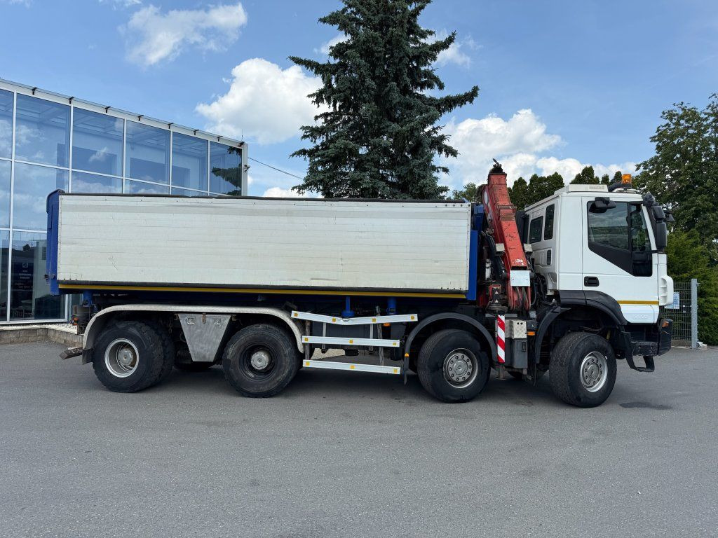 Iveco Trakker AD410 T45 8x8 + HMF 1643 Z2 - Tipper: picture 3 Iveco Trakker AD410 T45 8x8 + HMF 1643 Z2 - Tipper: picture 3