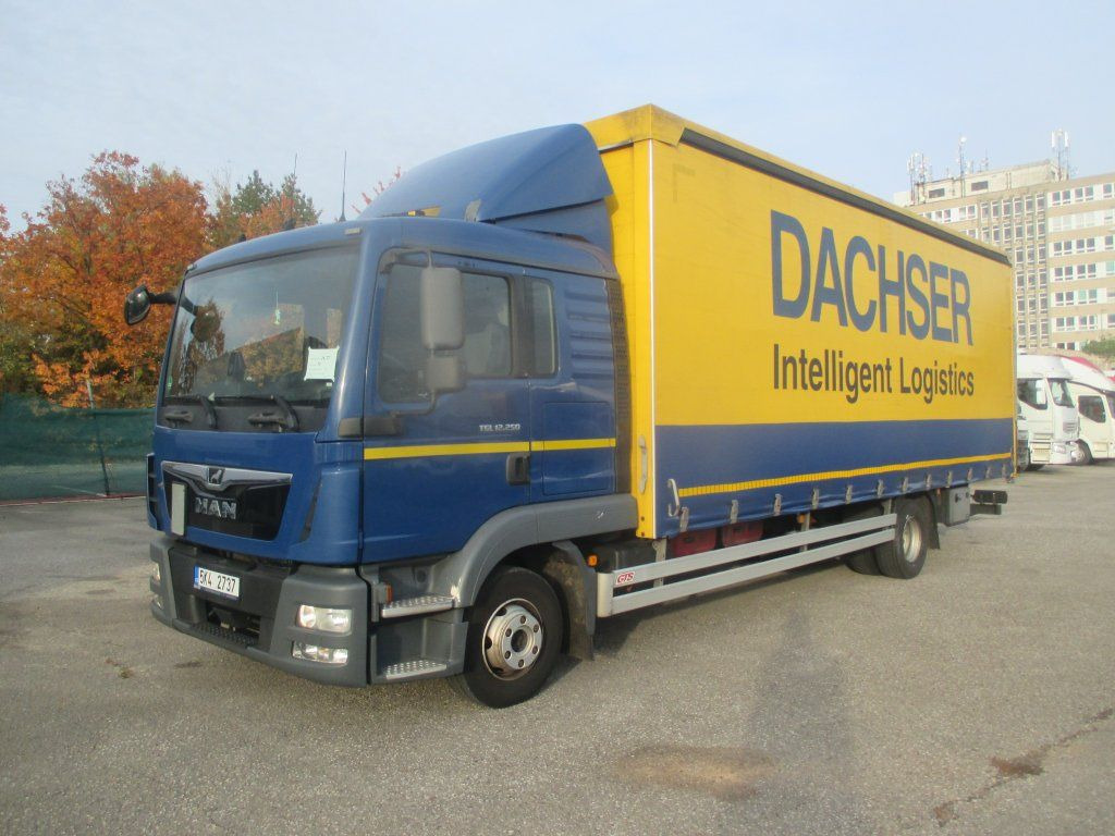 MAN TGL 12.250 - Curtainsider truck: picture 1 MAN TGL 12.250 - Curtainsider truck: picture 1