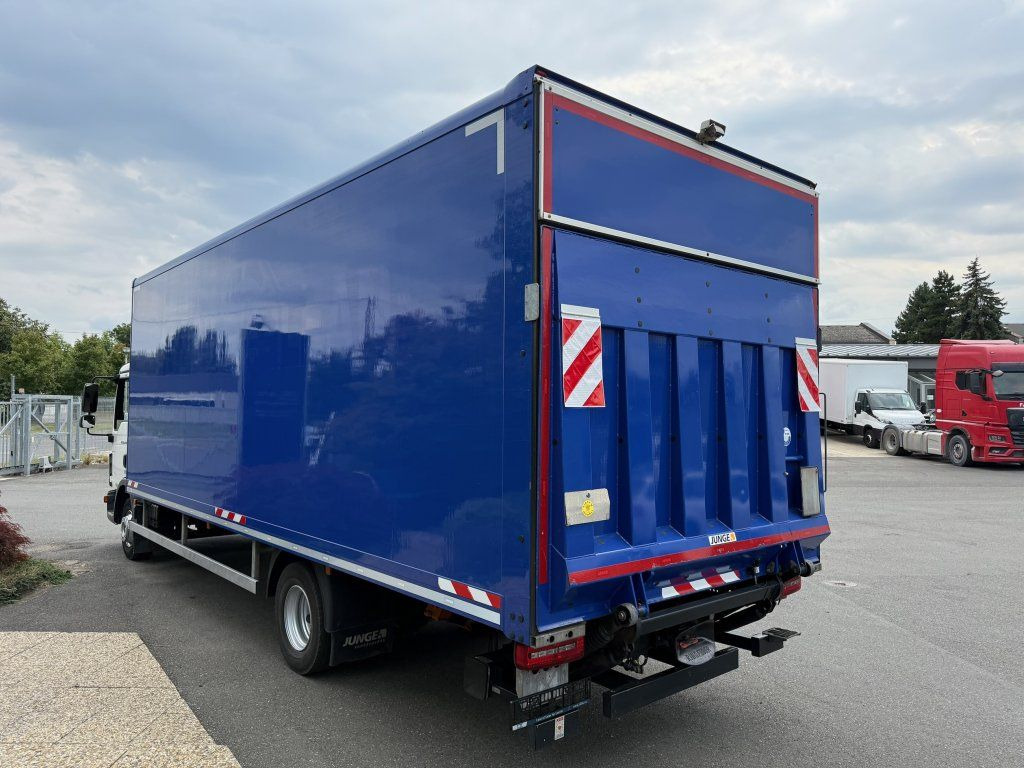 MAN TGL12.220 EURO 6 - Box truck: picture 5 MAN TGL12.220 EURO 6 - Box truck: picture 5