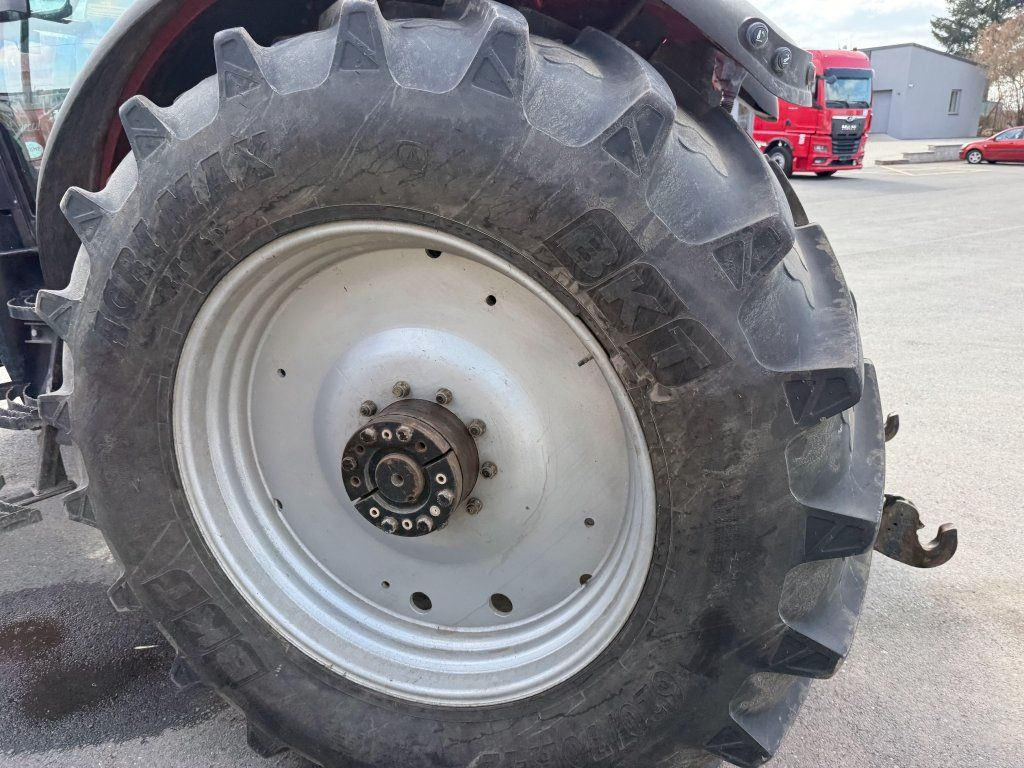 Farm tractor Massey Ferguson MF8260: picture 9