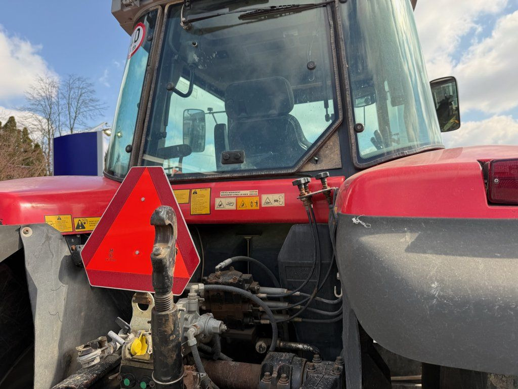 Farm tractor Massey Ferguson MF8260: picture 11