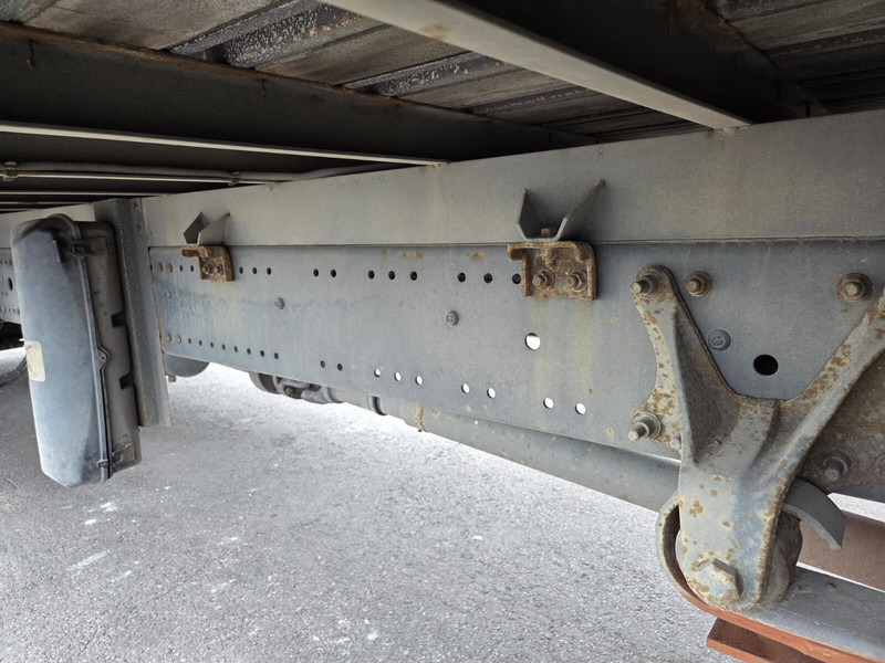 Mercedes-Benz Axor 1829 - full steel/lames - Curtainsider truck: picture 3 Mercedes-Benz Axor 1829 - full steel/lames - Curtainsider truck: picture 3