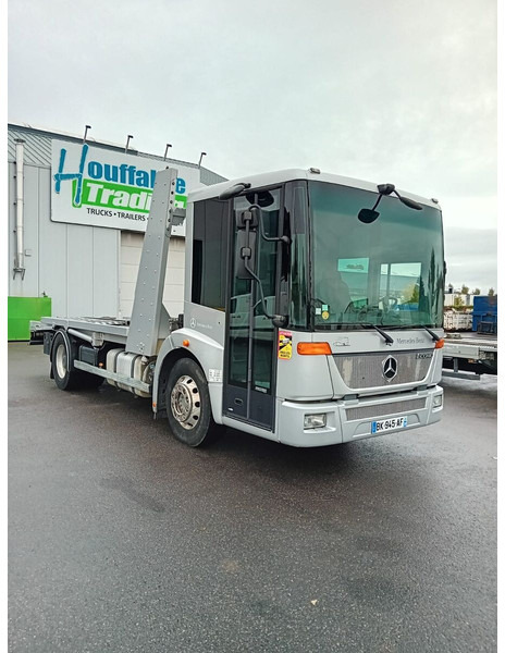 Mercedes-Benz Econic 1833 - Tow truck: picture 1 Mercedes-Benz Econic 1833 - Tow truck: picture 1