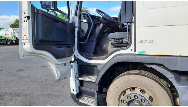 Volvo FM 370 - Curtainsider truck: picture 3 Volvo FM 370 - Curtainsider truck: picture 3