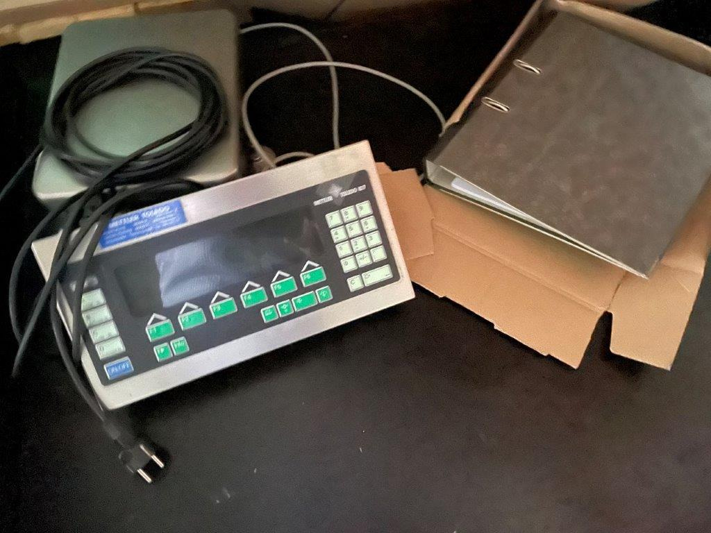 Mettler Toledo DUFK 600 sheet scale with reference scale - Paper cutting machine: picture 1 Mettler Toledo DUFK 600 sheet scale with reference scale - Paper cutting machine: picture 1