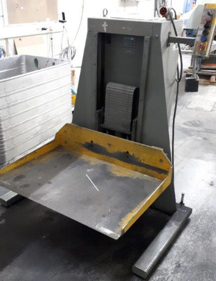 Pilelifter Polar Mohr L 600-W-3 with tub - Printing machinery: picture 1 Pilelifter Polar Mohr L 600-W-3 with tub - Printing machinery: picture 1